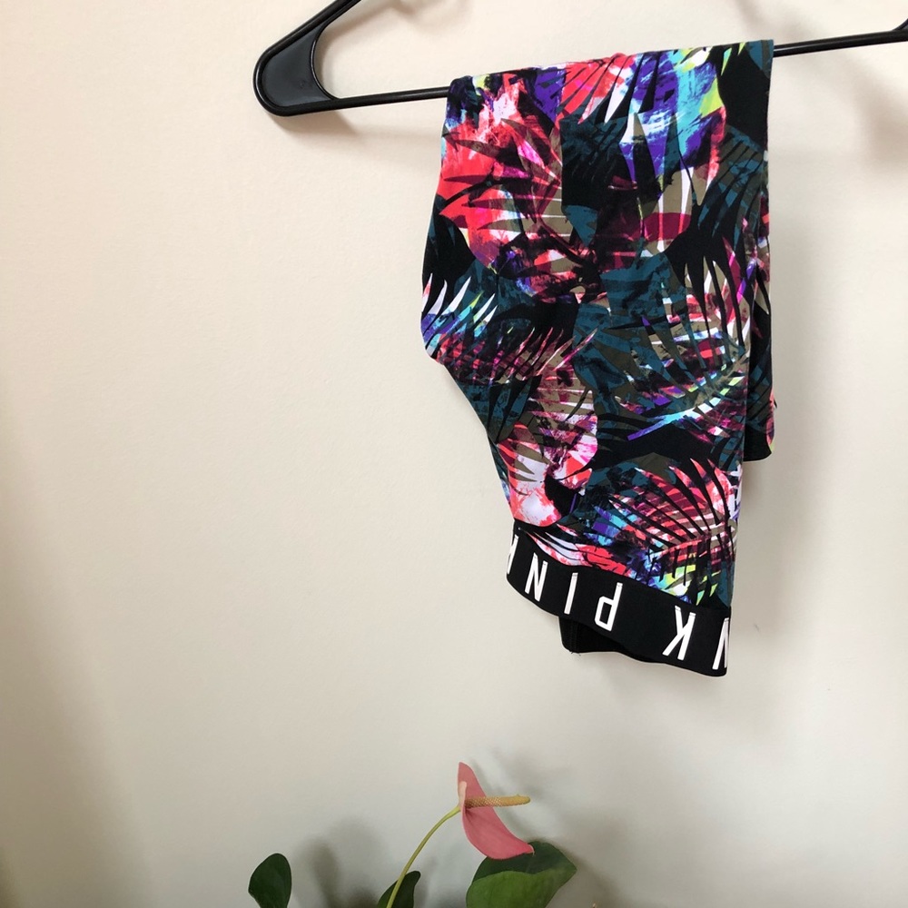 Victoria’s Secret PINK Ultimate Palm Leaf Crops